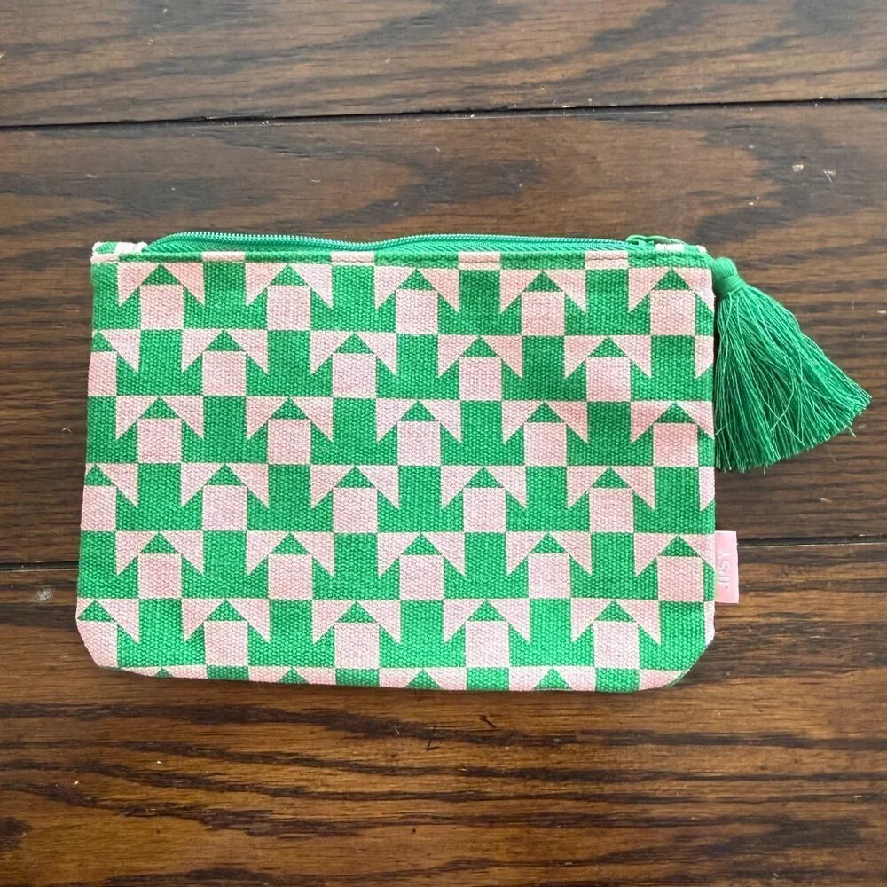 ipsy pink green